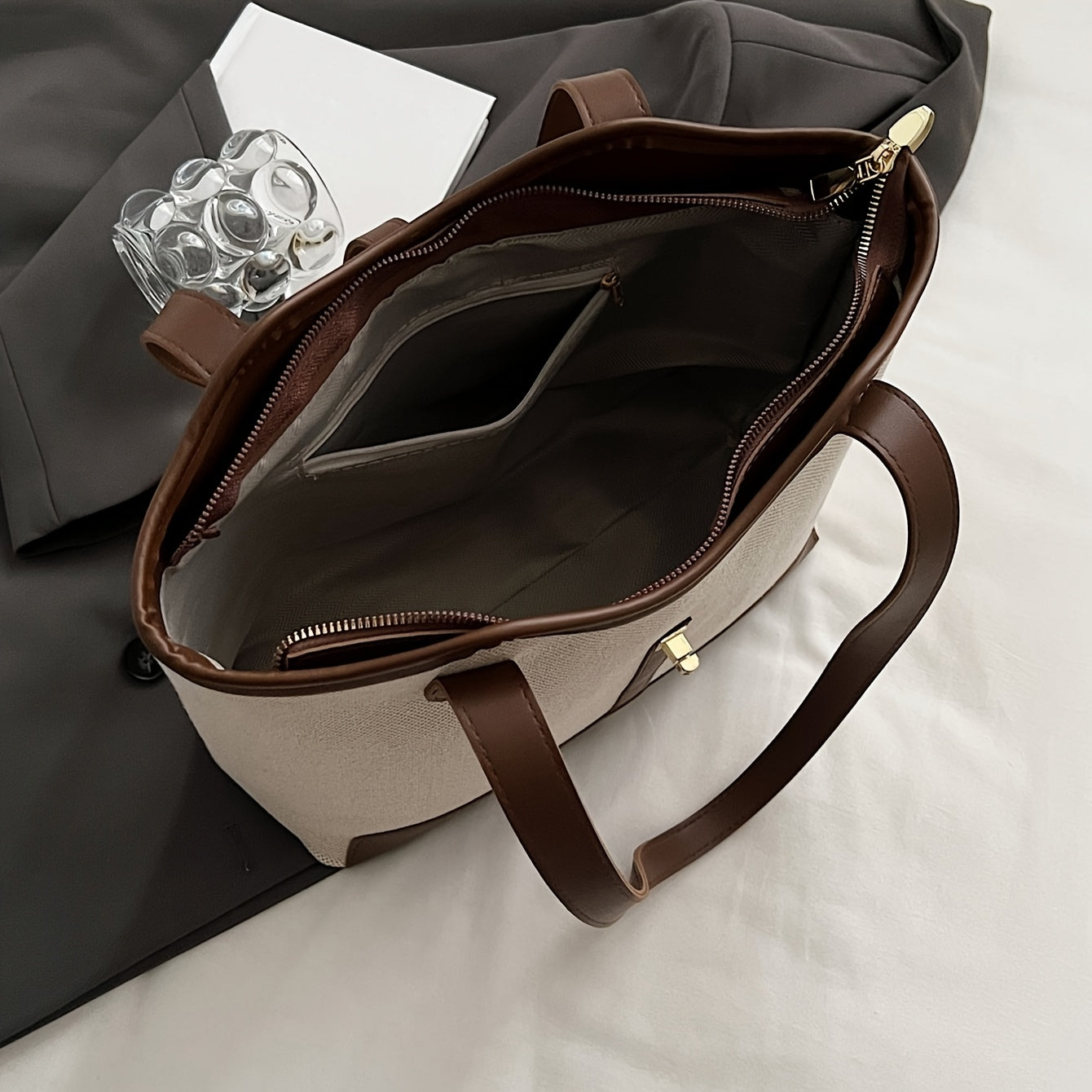 Spacious Women's Tote Bag: Stylish Double Handle Casual Carryall