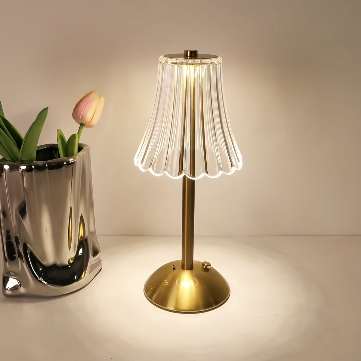 Stylish Metal Table Lamp with Touch Control and Rechargeable Design