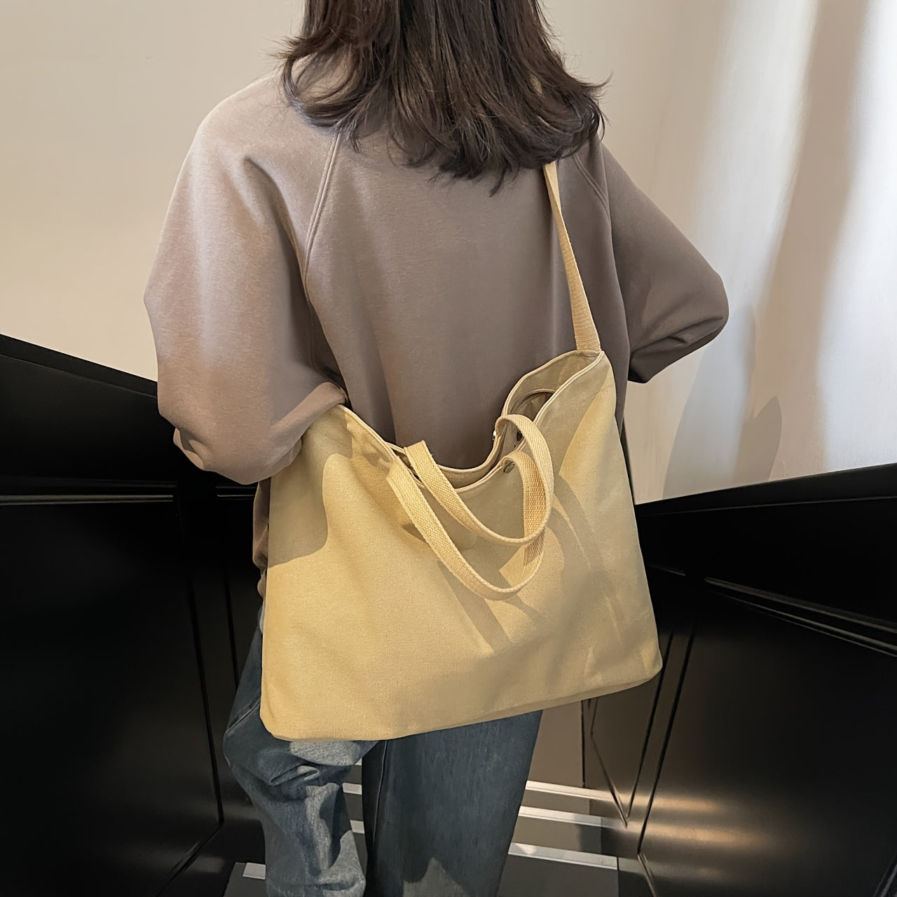 Retro tote bag for women with adjustable shoulder strap