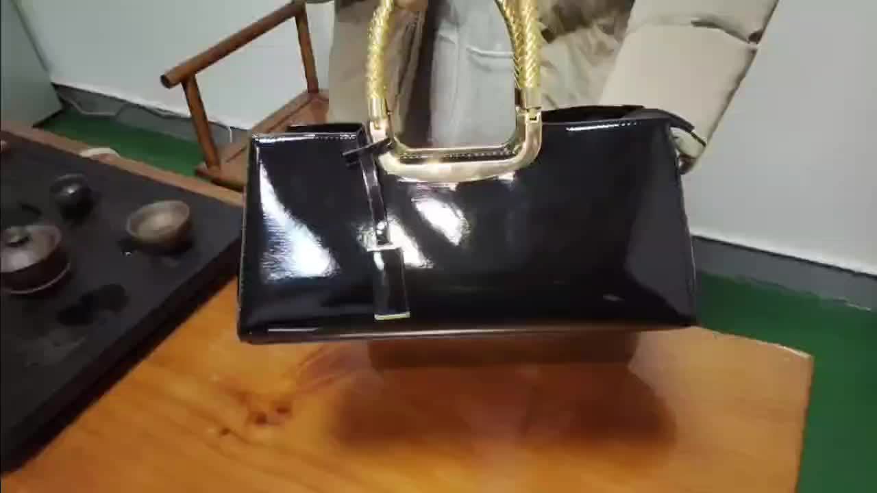 Glossy Finish Evening Clutch: Elegant Women's Fashion Accessory