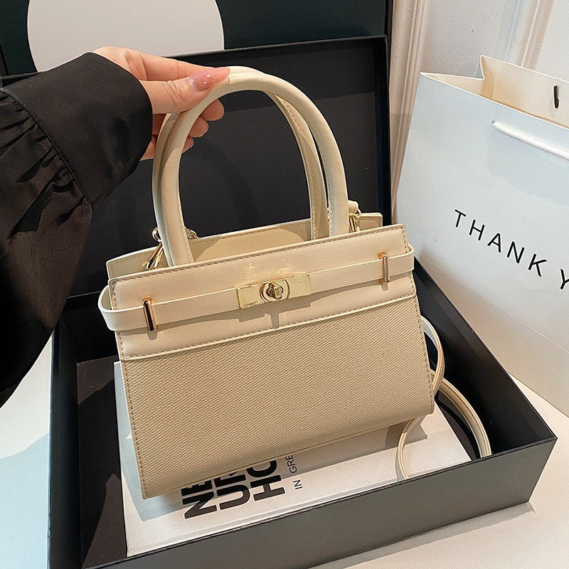 Elegant Women's Kelly Bag: Structured Handbag for Every Occasion