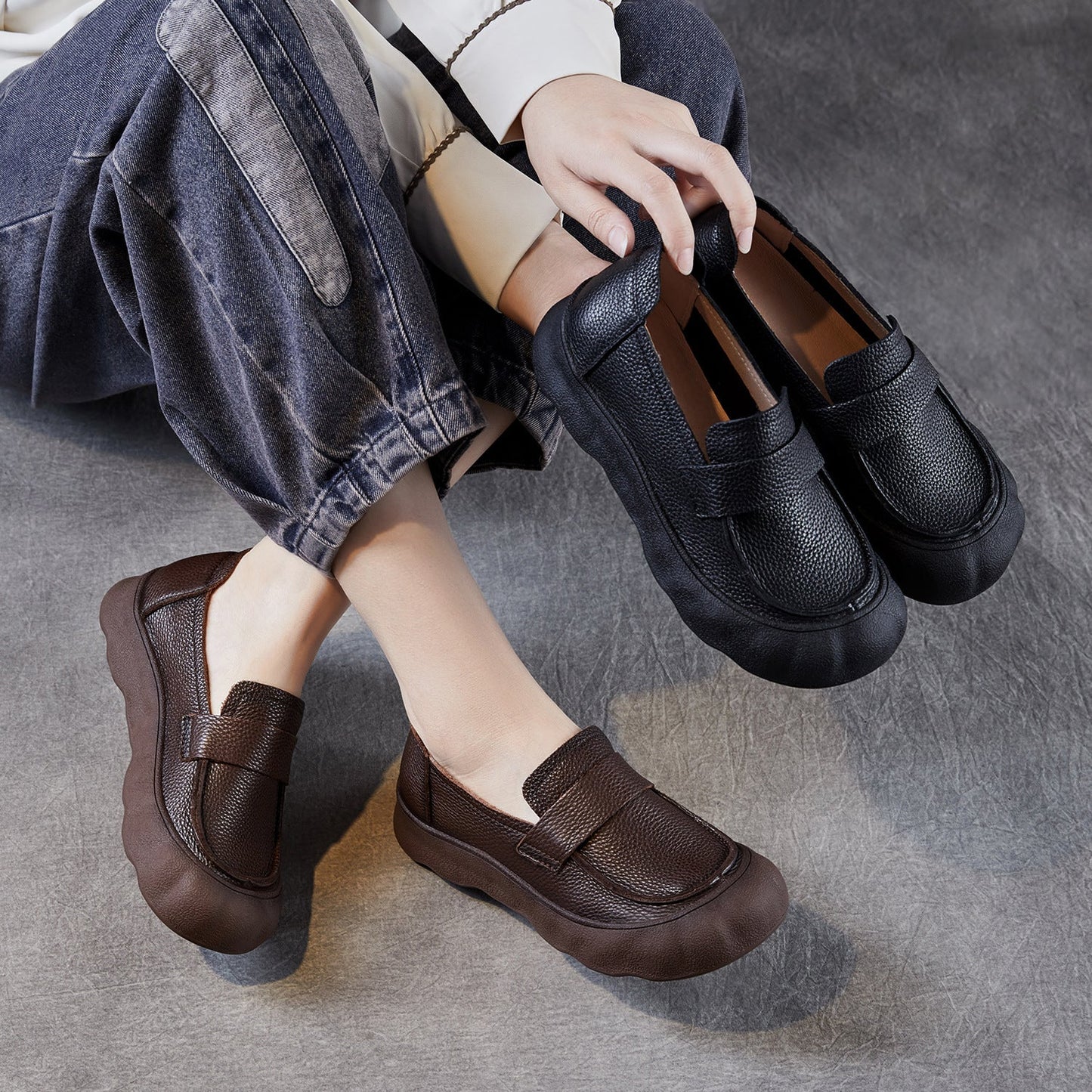 Women's Retro Soft Leather Flat Casual Loafers