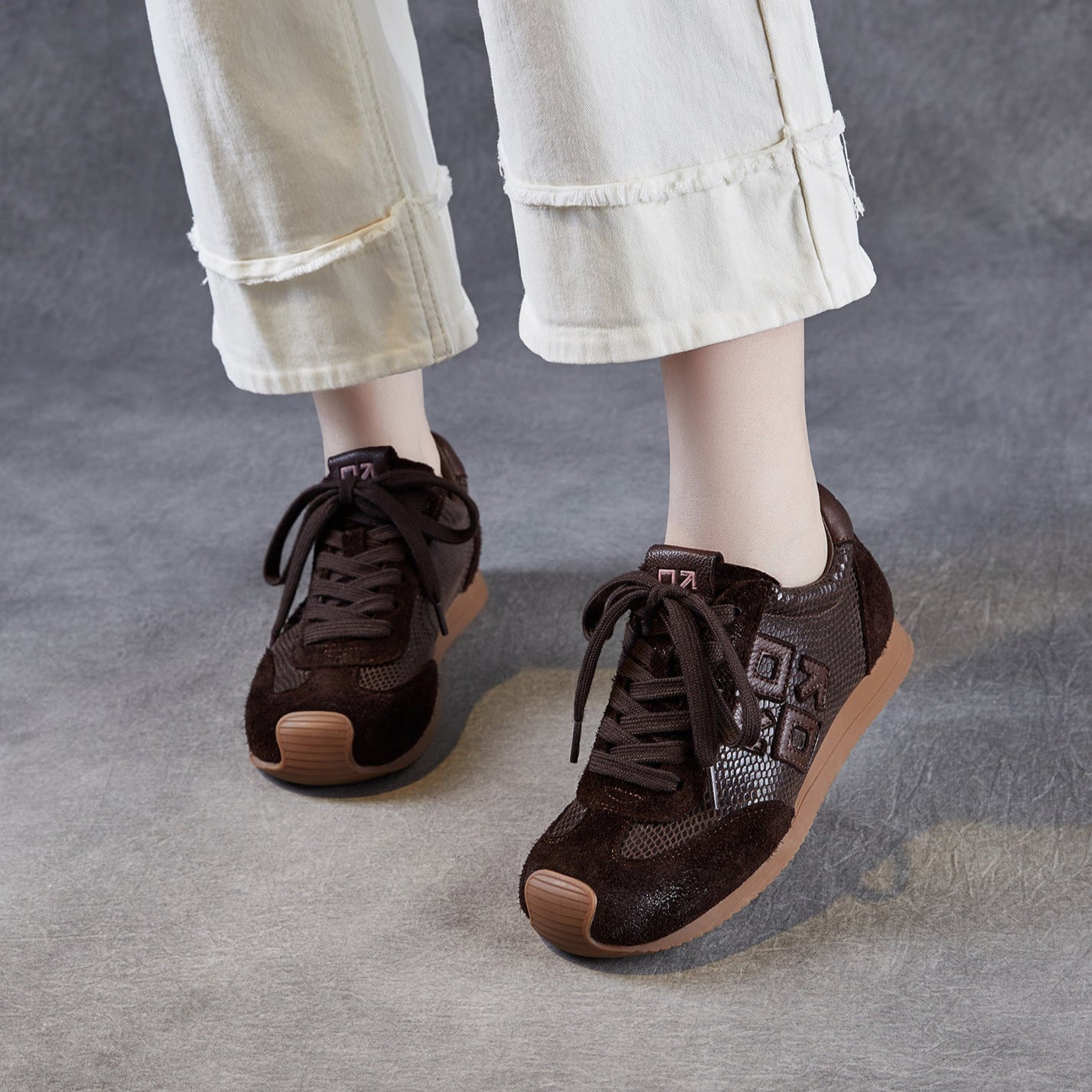 Women's Retro Patchwork Leather Flat Casual Sneakers