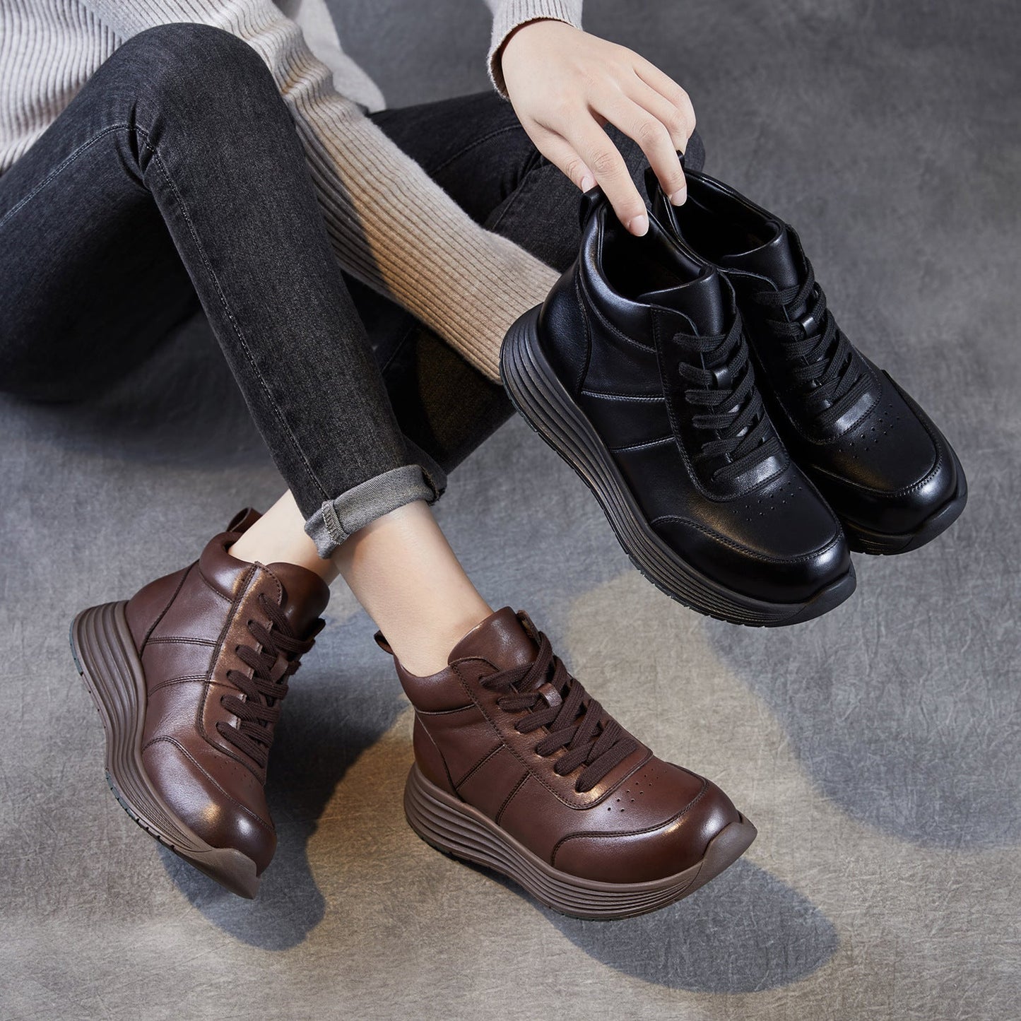 Women's Retro Leather Breathable Lace-up Ankle Boots