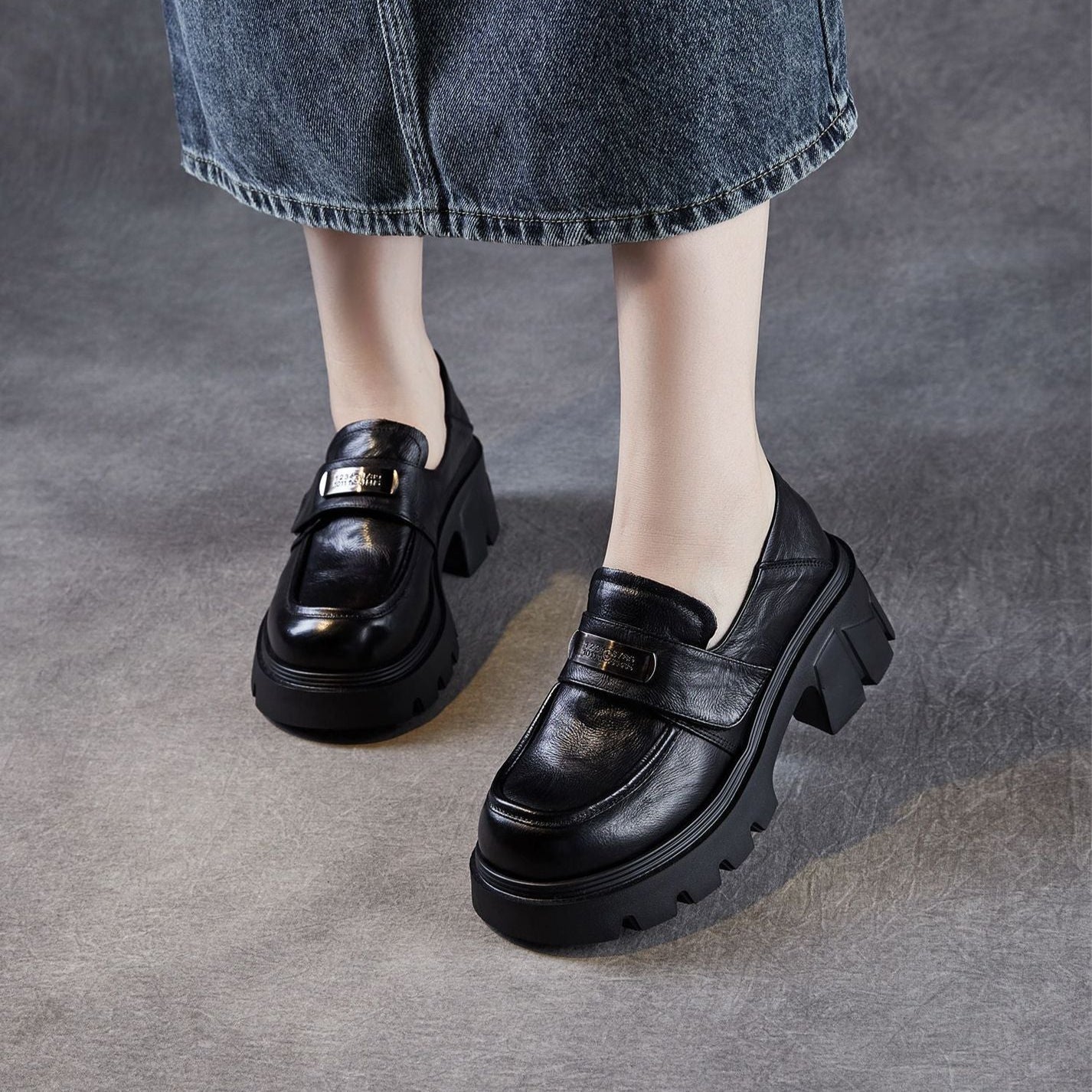 Women's Vintage Leather Metal Buckle Platform Loafers