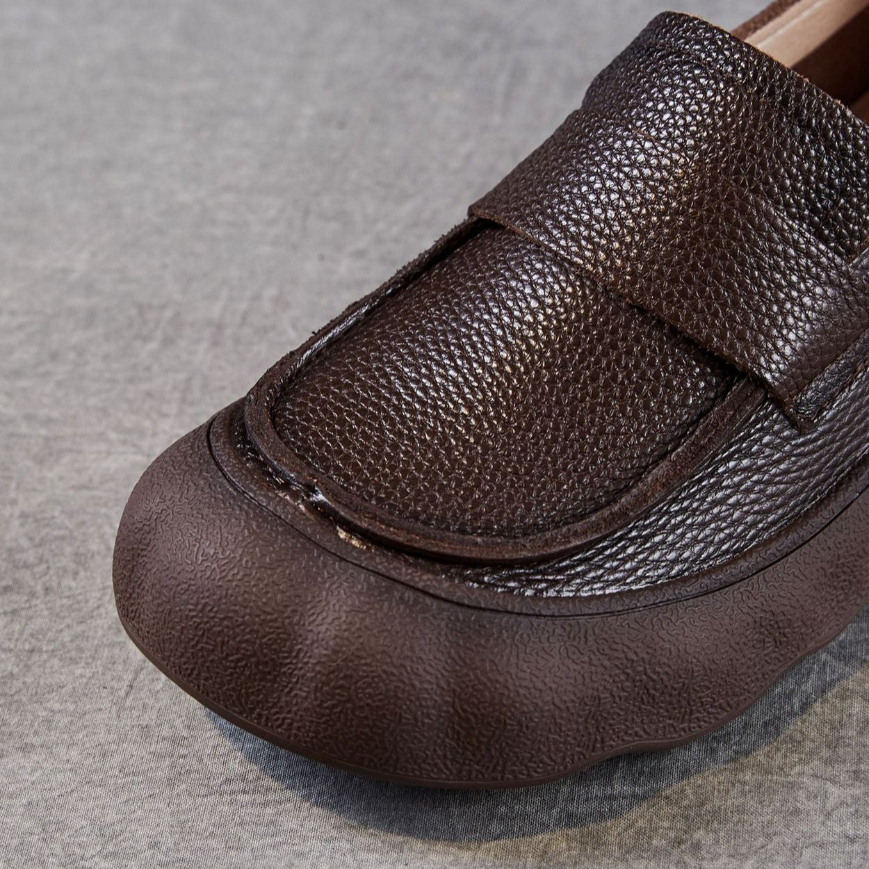 Women's Retro Soft Leather Flat Casual Loafers