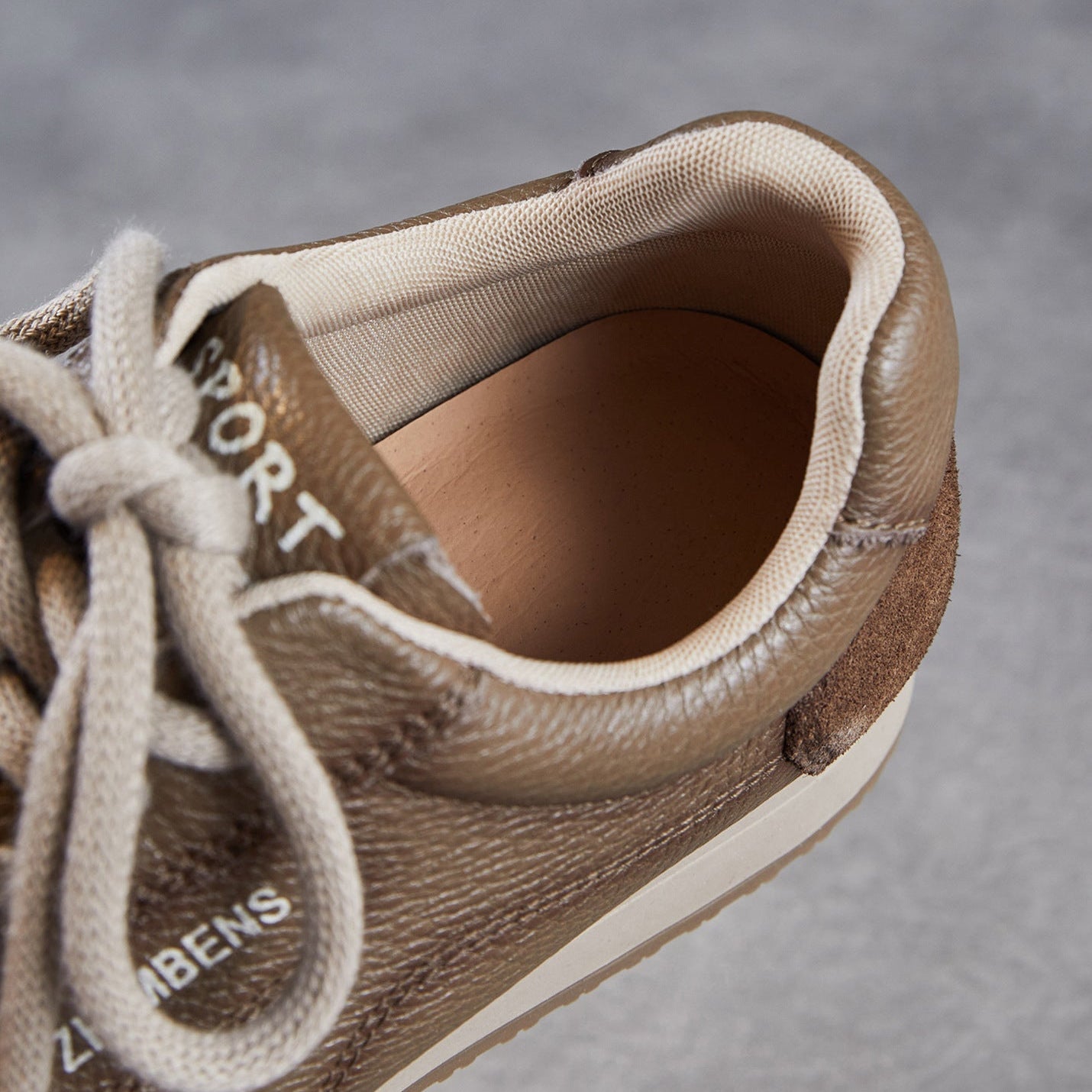 Women's Retro Quilted Leather Casual Sneakers