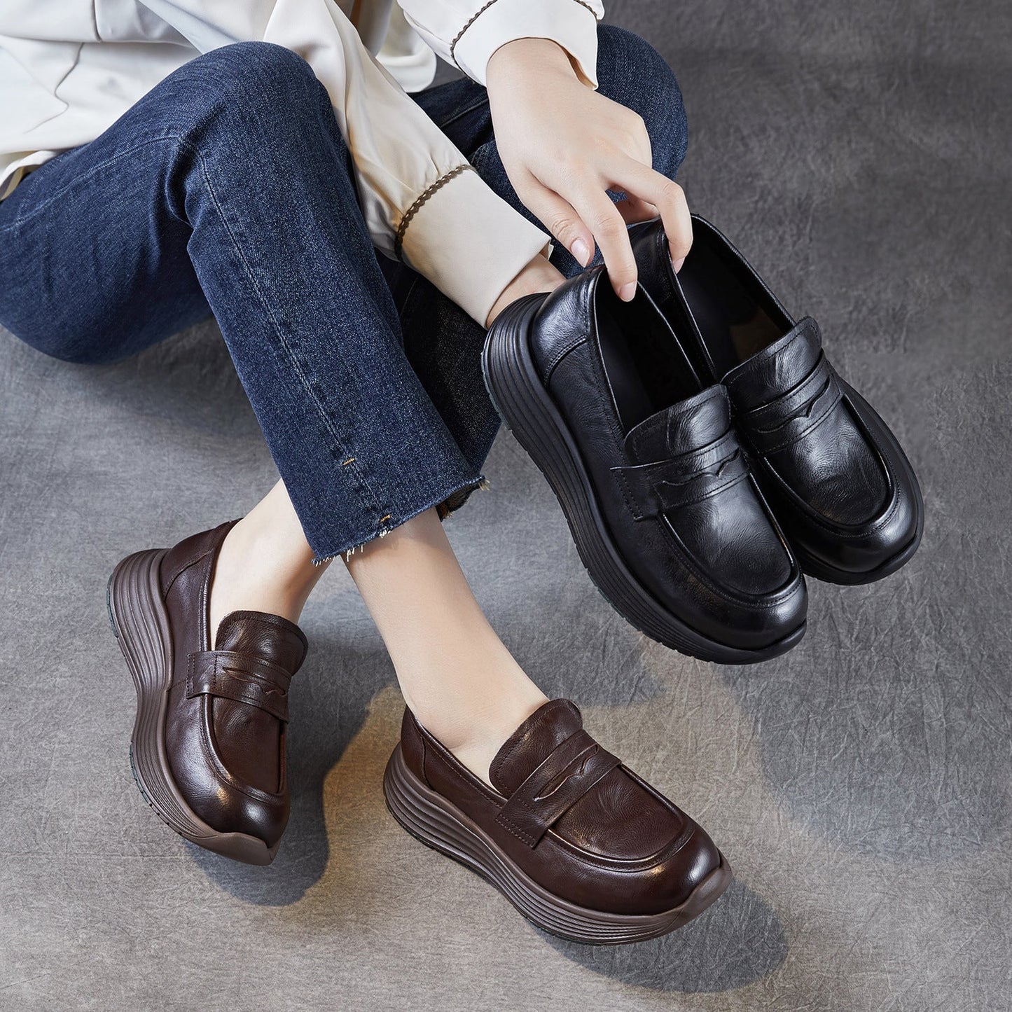 Women's Retro Plain Leather Classic Comfort Loafers