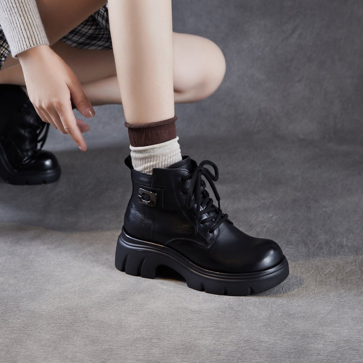 Women's Retro Leather Thick Soled Casual Ankle Boots