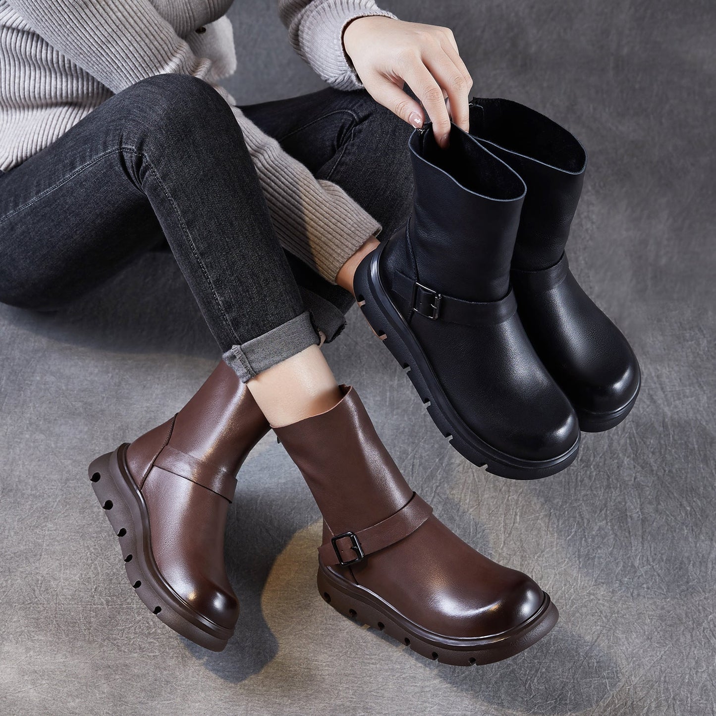 Women's Retro Leather Back Zipper Minimalist Boots