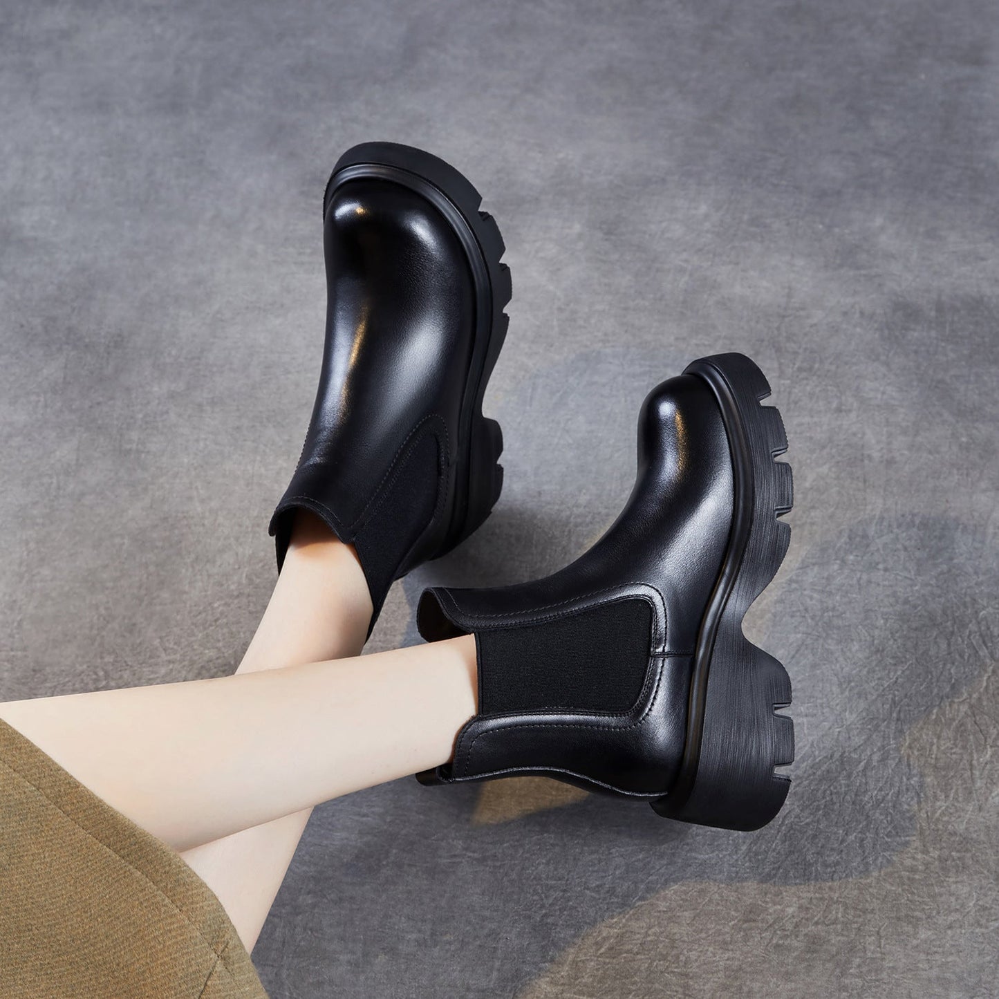 Women's Retro Leather Slip-on Platform Ankle Boots