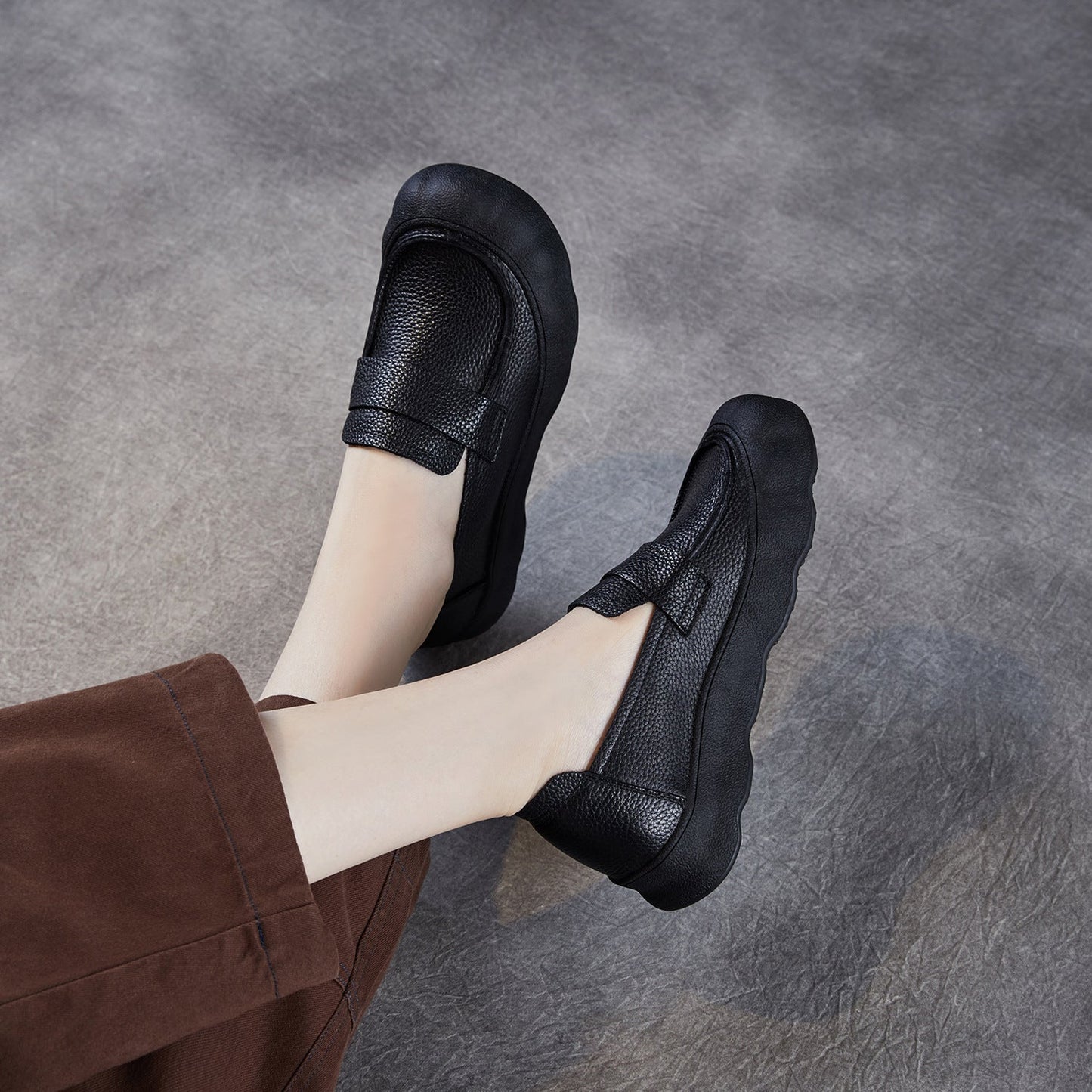 Women's Retro Soft Leather Flat Casual Loafers