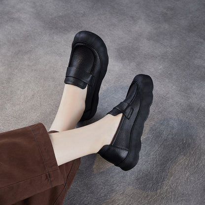 Women's Retro Soft Leather Flat Casual Loafers