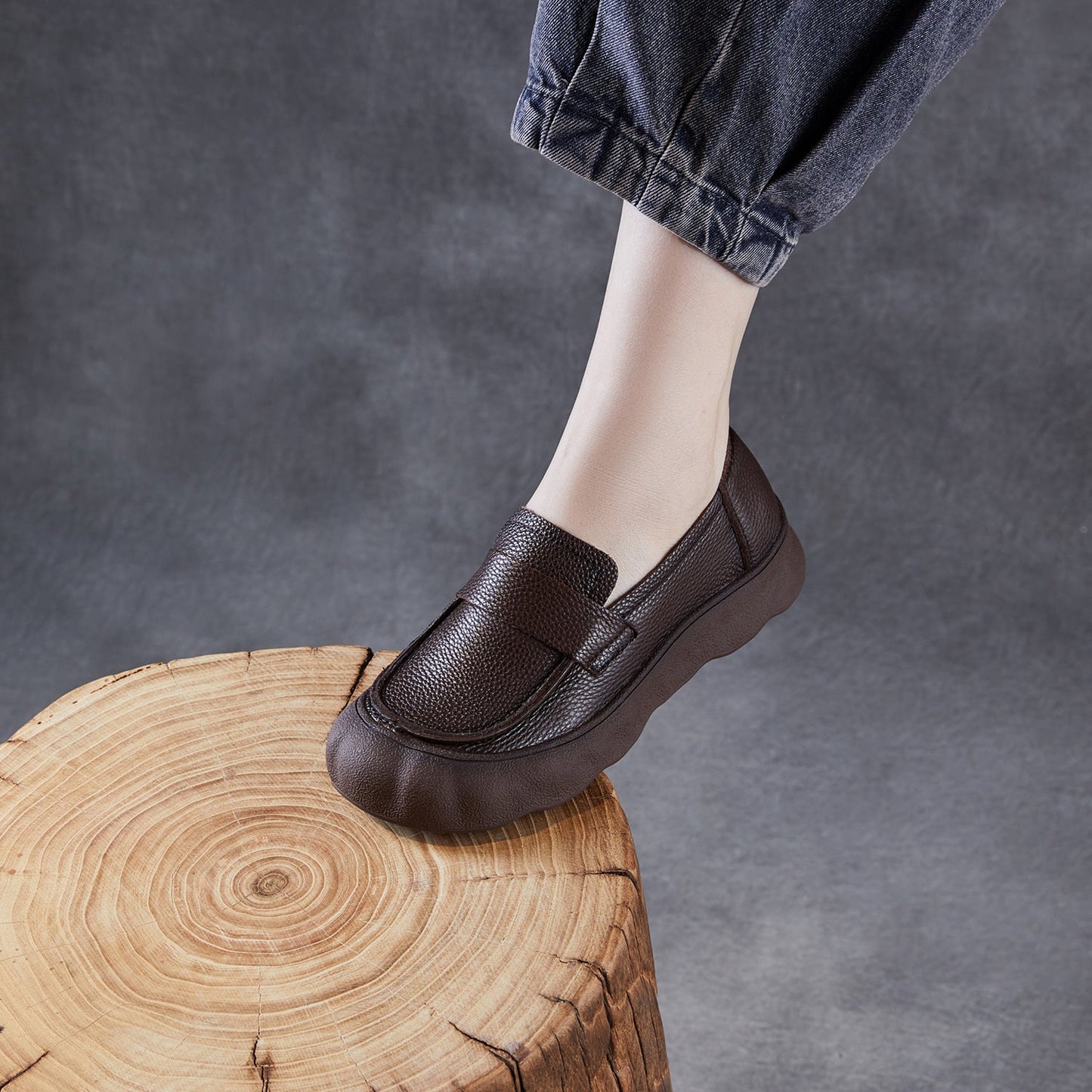 Women's Retro Soft Leather Flat Casual Loafers