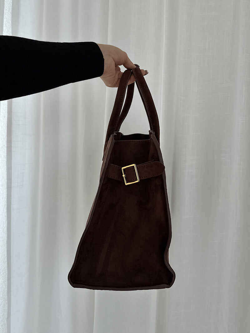 Aurelia Bag: Modern Sophisticated Handbag with Adjustable Strap