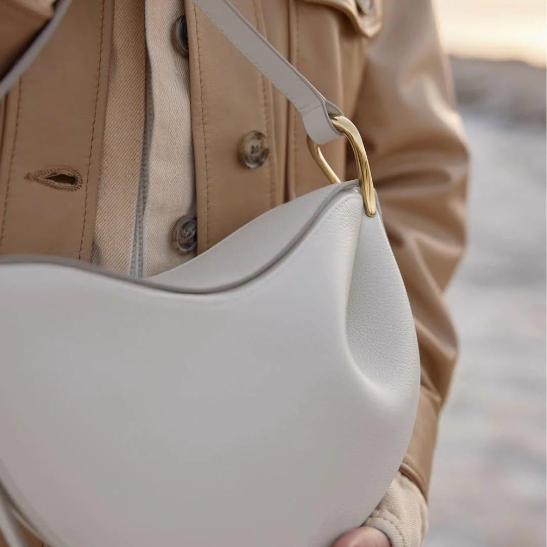 Lunara Curve Bag: A Modern Simplicity Handbag for Every Occasion