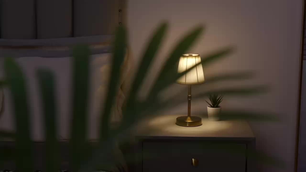 Dimmable Cordless LED Table Lamp with Rechargeable Battery