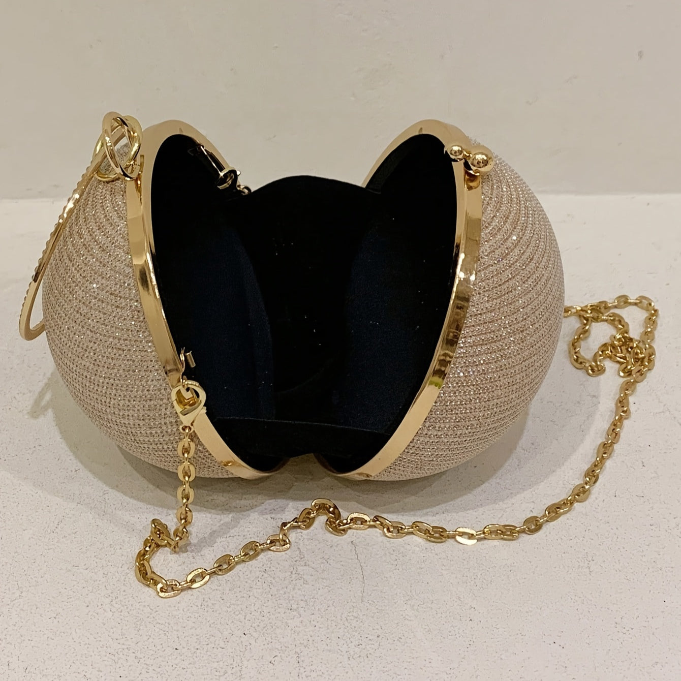 Sparkling Round Evening Bag: Lightweight Handbag for Any Occasion