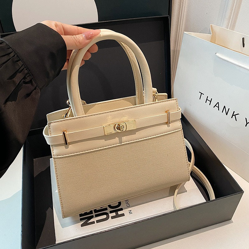 Elegant Women's Kelly Bag: Structured Handbag for Every Occasion