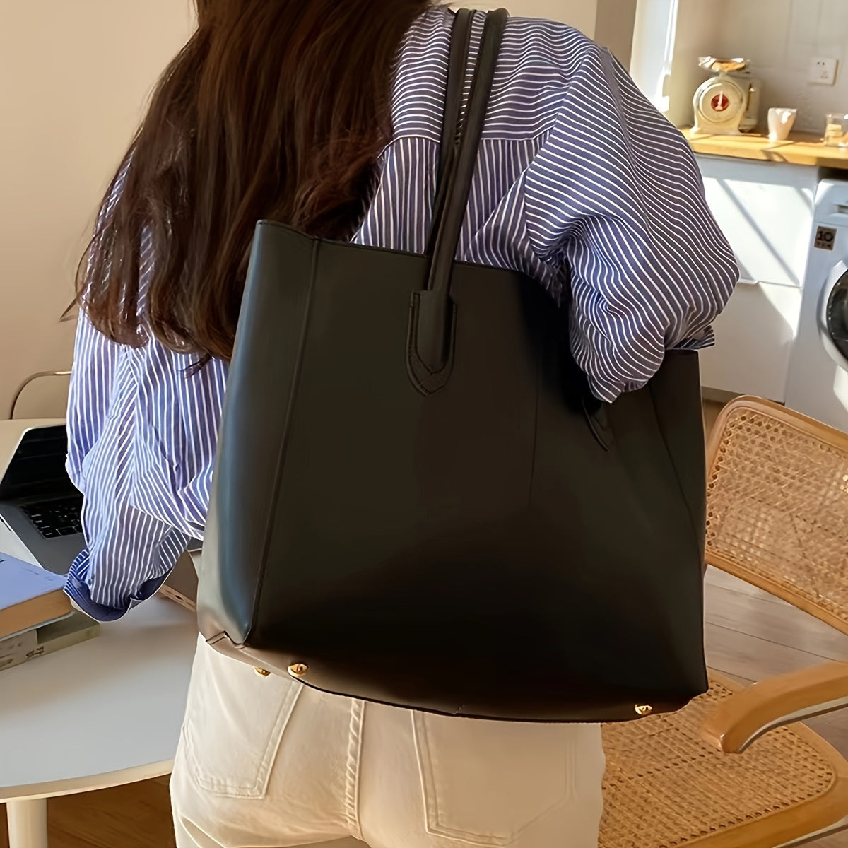 Stylish Large Capacity Tote Bag with Embroidered Design