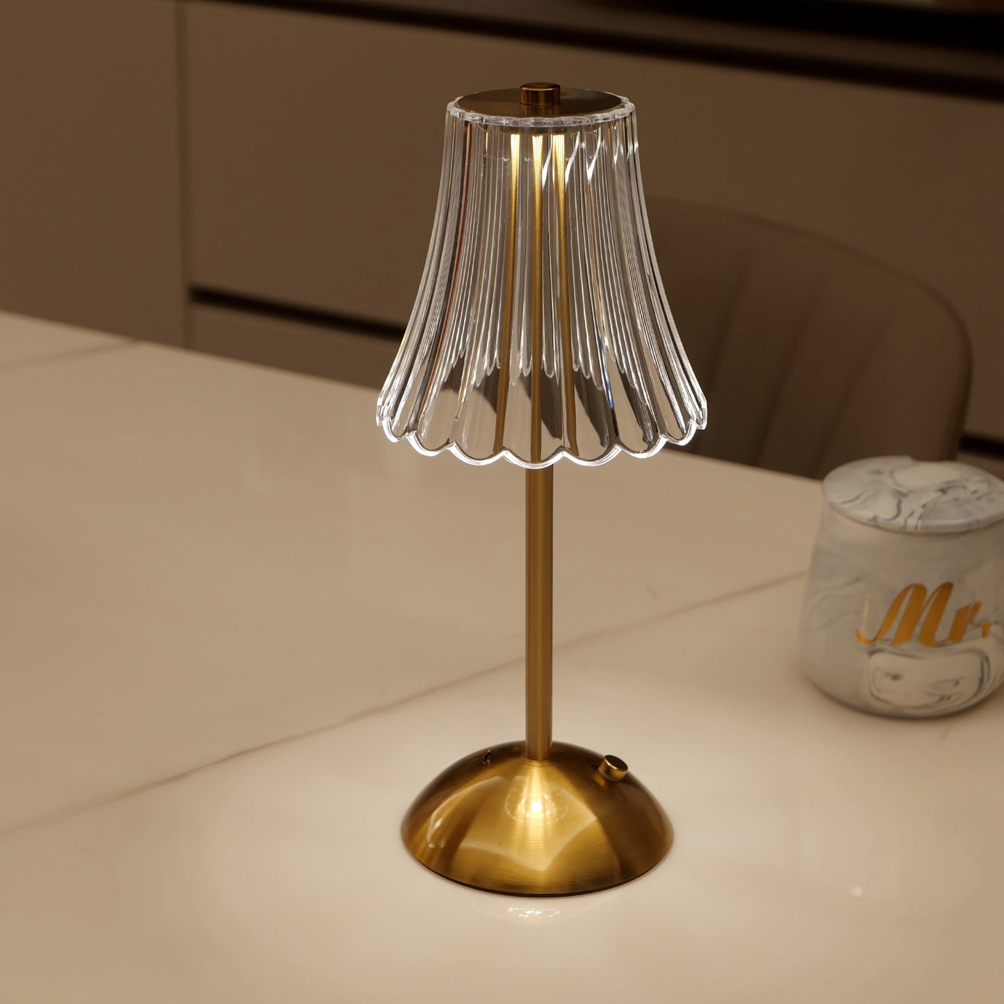 Stylish Metal Table Lamp with Touch Control and Rechargeable Design