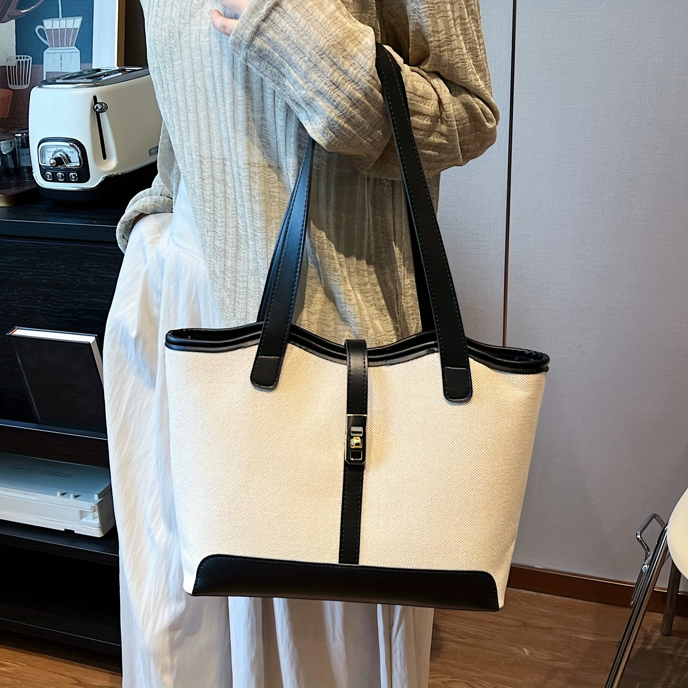 Spacious Women's Tote Bag: Stylish Double Handle Casual Carryall