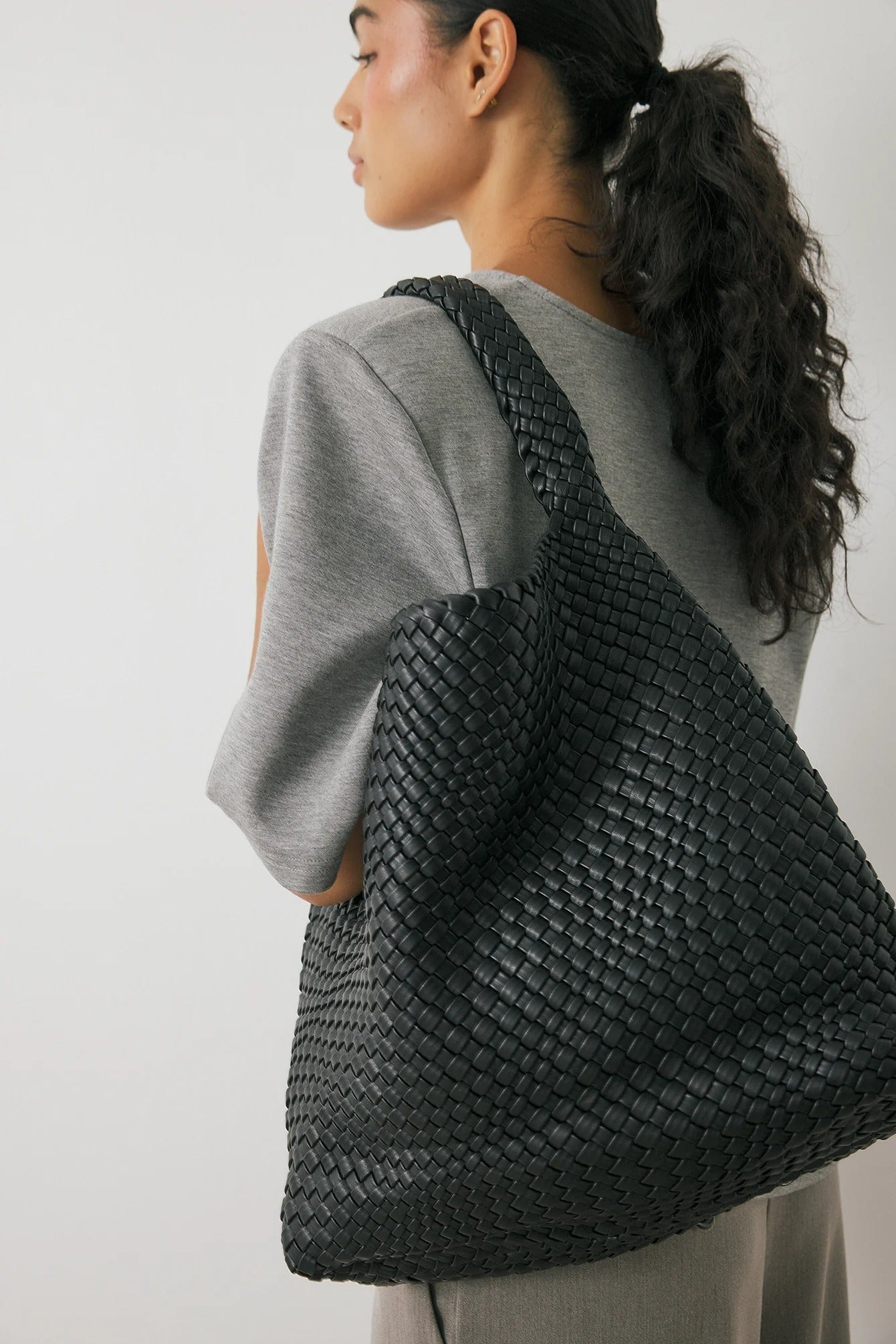 Stylish Elantra Braided Tote: Handwoven Vegan Leather Bag