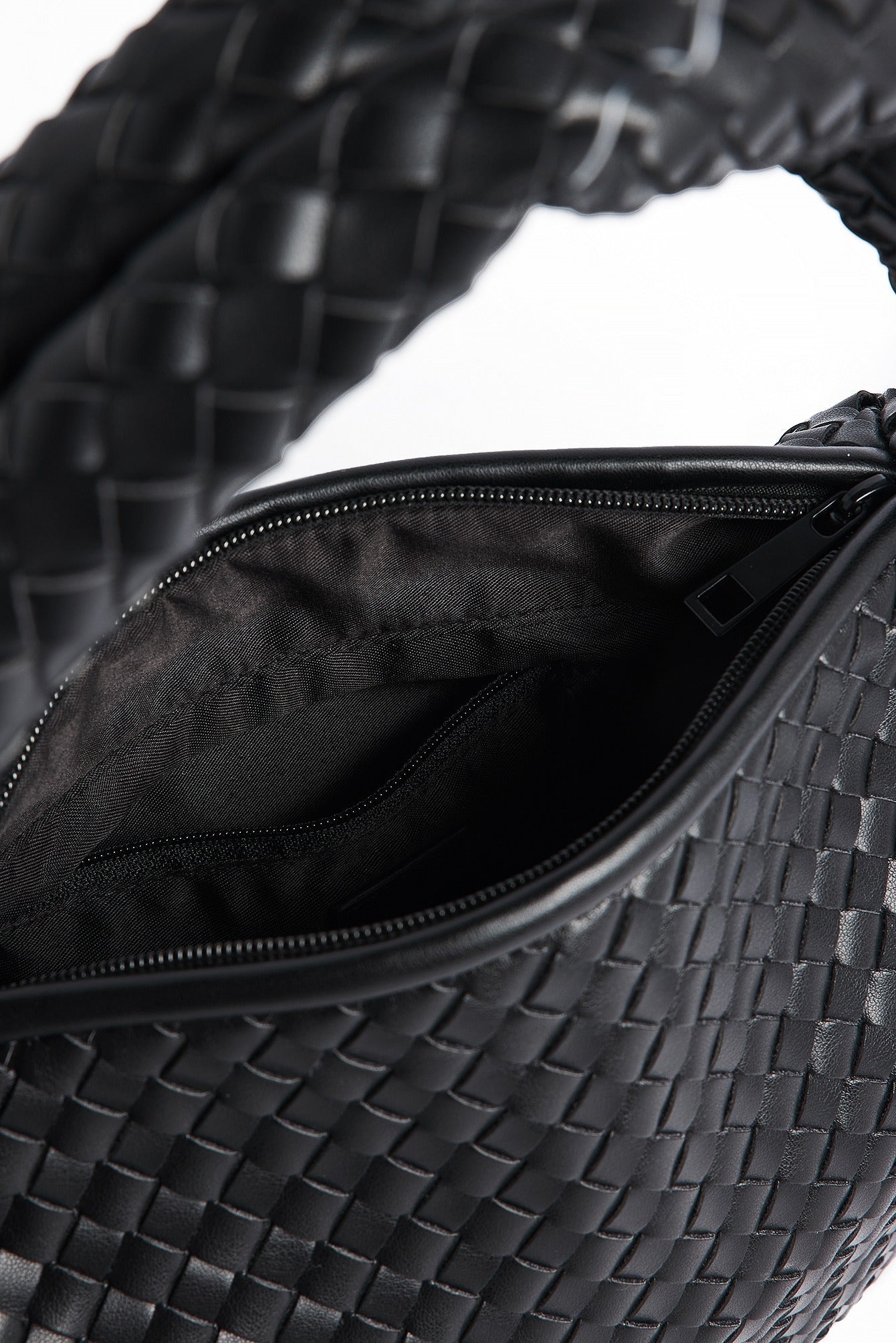 Stylish Elantra Braided Tote: Handwoven Vegan Leather Bag